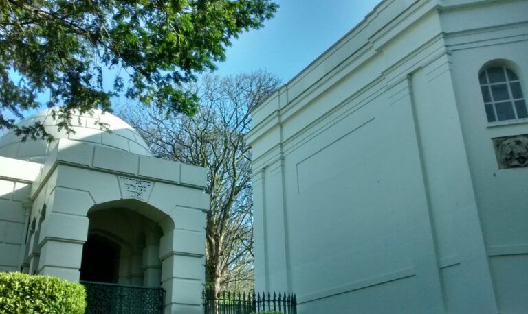 Montifiore Synagogue, Mausoleum & Woodlands